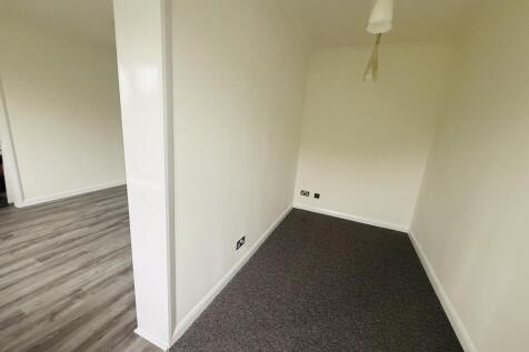 Dorchester Avenue, Glasgow, Glasgow City photo 3