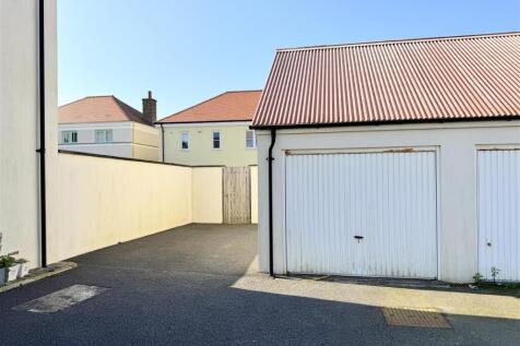 Garage/Parking