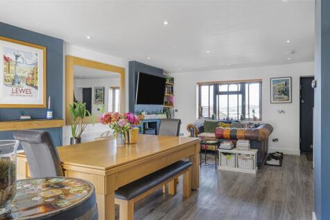 Living/Dining Room