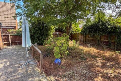 4 Byron Rd Kettering-7.jpg