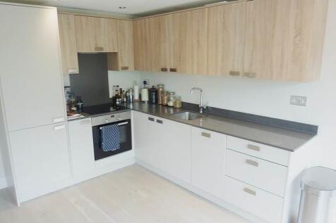 Furlong Road, Bourne End photo 3