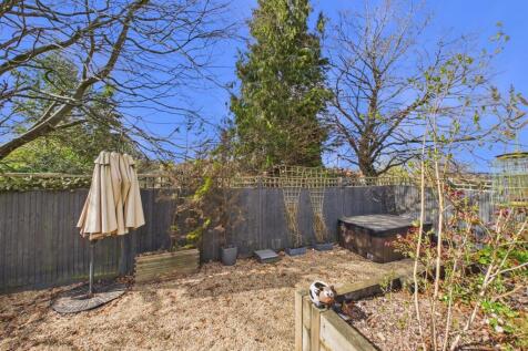 CAM02885G0-PR0594-STILL009.jpg