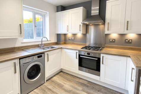 Hermitage Close, Ashbourne DE6 1TG photo 3