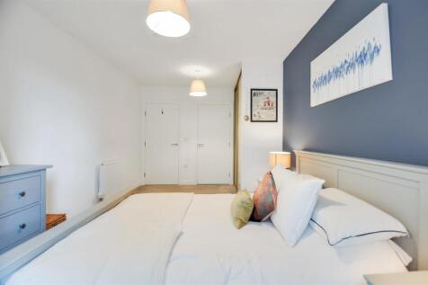 Bedroom 1_Pic_ (1).jpg
