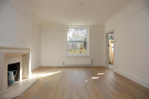 8, 44 Norton Rd lounge3.jpg