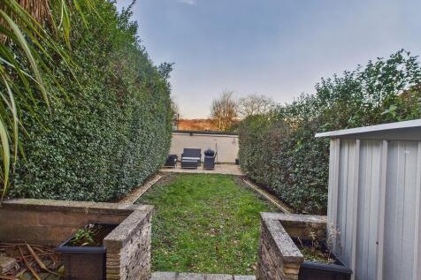 CAM04273G0-PR0221...