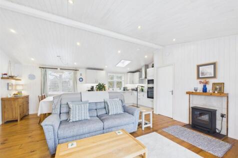Open Plan Kitchen, Living &amp; Dining Area