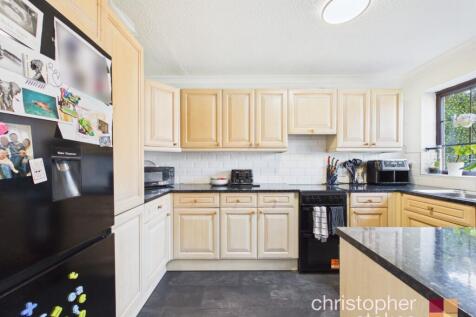 Davison Drive, Cheshunt, Hertfordshire, EN8 0SX photo 4
