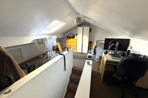 Attic room 2.JPEG