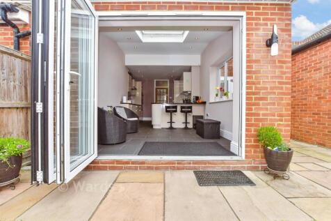 External Lifestyle Photograph