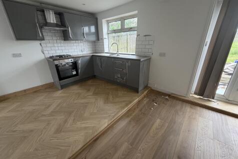 Thirkleby Royd, Clayton, BRADFORD photo 4