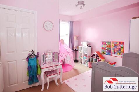 BEDROOM TWO (L-SHAPED)