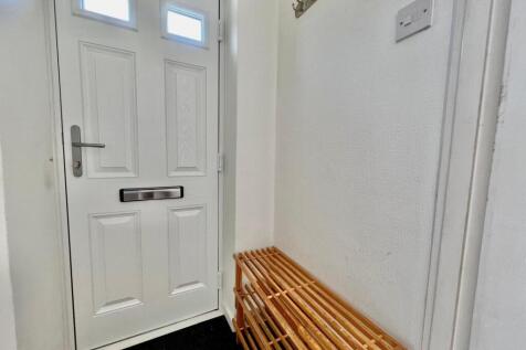 Low Lane, Horsforth, Leeds, West Yorkshire, LS18 photo 3