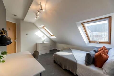 101CR - Bedroom 5
