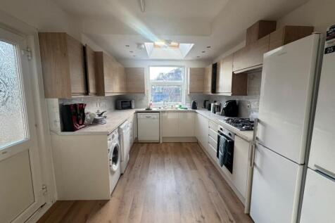 Harlaxton Drive, Nottingham, Nottinghamshire, NG7 photo 3