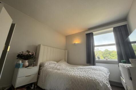 Pine House, Southampton photo 4