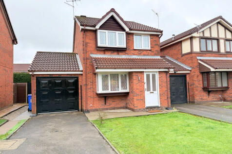 Available now 3 Bedroom with EnSuite to Master