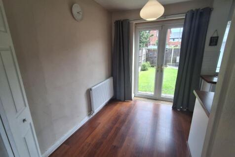 Green Street, Middleton, MANCHESTER, M24 photo 4