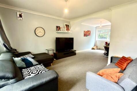 Ainsdale Gardens, Birmingham photo 3