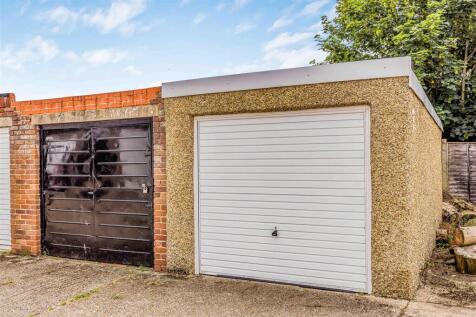 Spinney Close-Externals-Small-PorticoMarketing-Nex