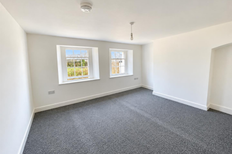 Bedroom 1 (2/2)