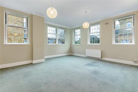 Sitting/Dining Room