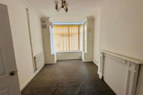 Brays Lane, Stoke - Front lounge.jpg