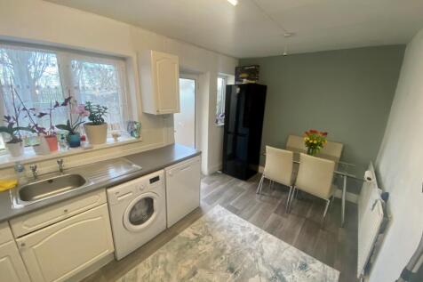 Denewood Crescent, NG8 photo 3