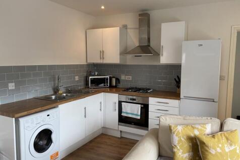 2-bed flat on Welcroft Street, Stockport Town Centre, £995/mo