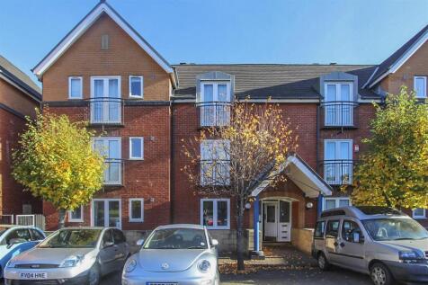 Halliard Court 58-1-2.jpg