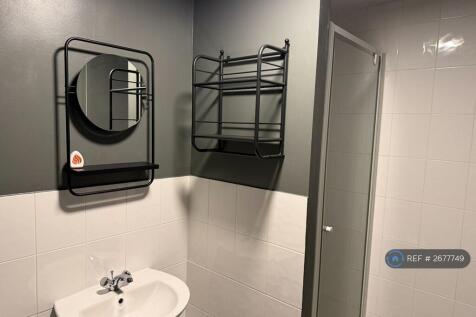 Newly Refurbished Bathroom 