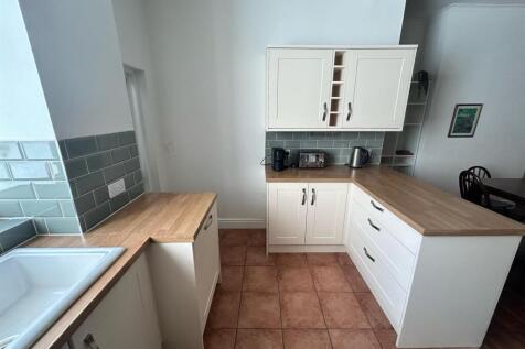 Park Crescent East, North Shields photo 5