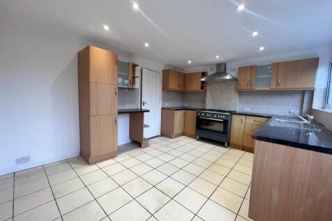 Northcourt Close, Rustington, BN16 photo 5