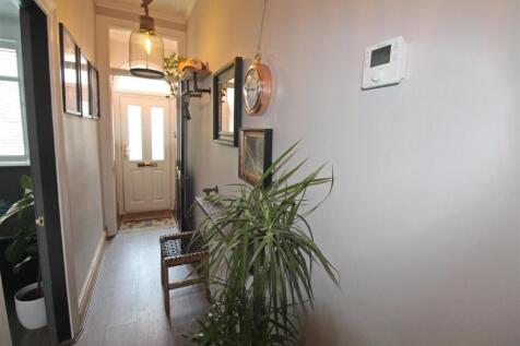 Entrance Hallway1.jpg