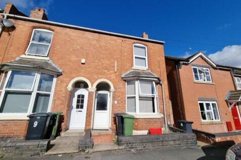 4-bed terraced on 11A Tachbrook Street, Leamington Spa, £2,140/mo