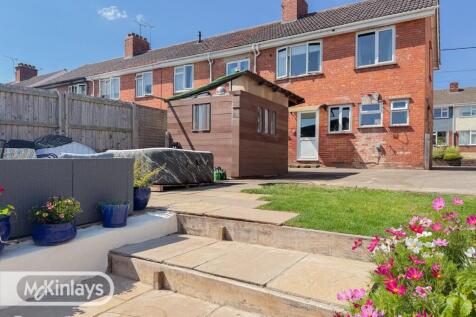 An Impressive Three-Bedroom Family Home with Exce