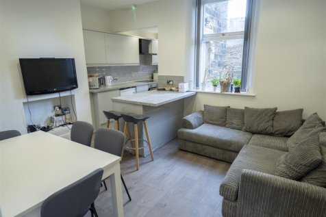4-bed house on 171 Whitham Road, Sheffield, £2,253/mo