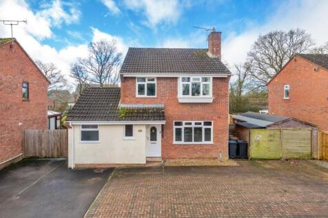 31 Oak Crescent