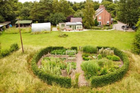 1-field-cottages0...