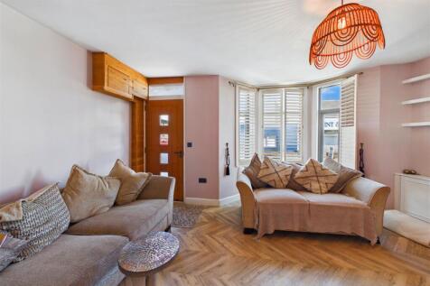 Bay Fronted Lounge.
