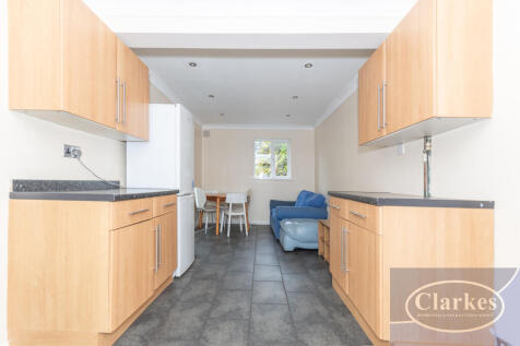 Talbot Drive, Wallisdown, Dorset photo 3