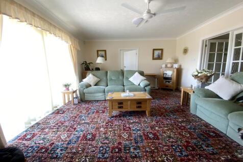 92pine lounge (Copy)