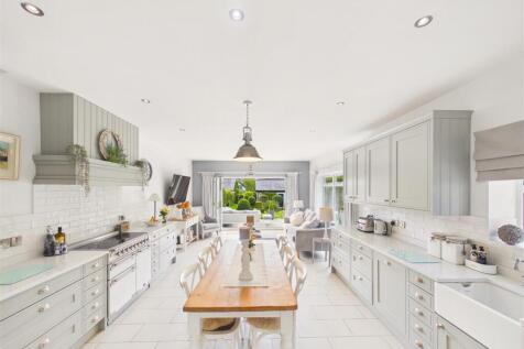 LIVING DINING KITCHEN