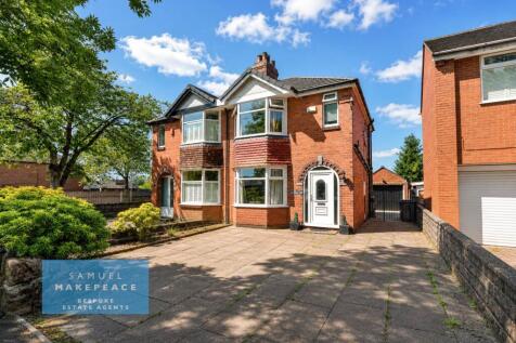 Lovely Two Bedroom Semi Detached Property with St