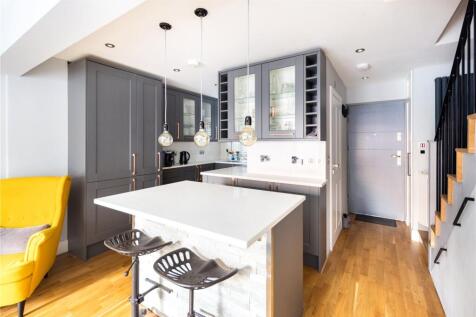 Living Room/Kitchen