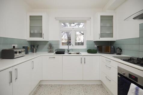 LN RAV 16 KITCHEN...