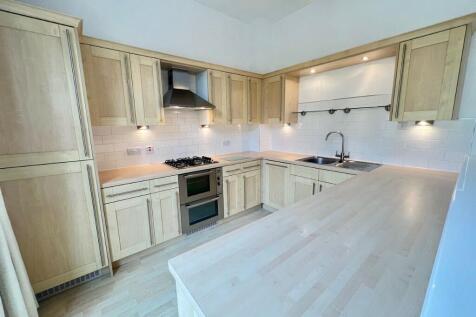 7 Rawson Apartments, Charlotte Close, Halifax, West Yorkshire, HX1 2NU photo 3