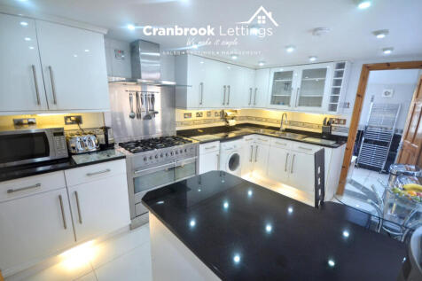 Three bedroom terraced house for sale Dongola Roa