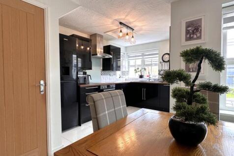 Dining Kitchen 312
