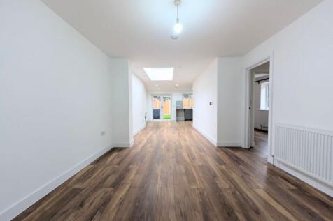 Garrick Road, Greenford, UB6 photo 3
